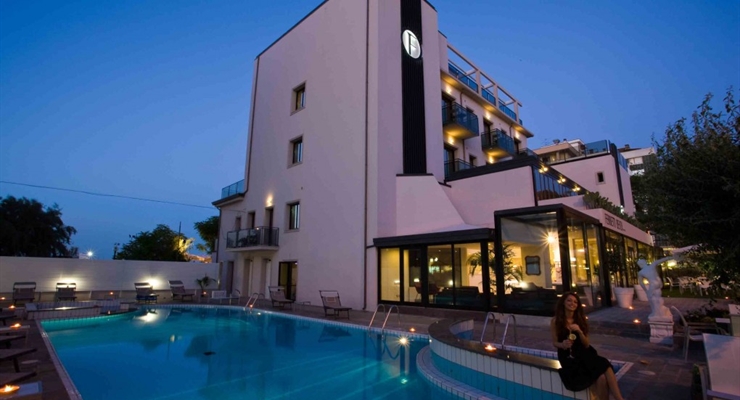 Hotel Ferretti Beach - Rimini, Struttura